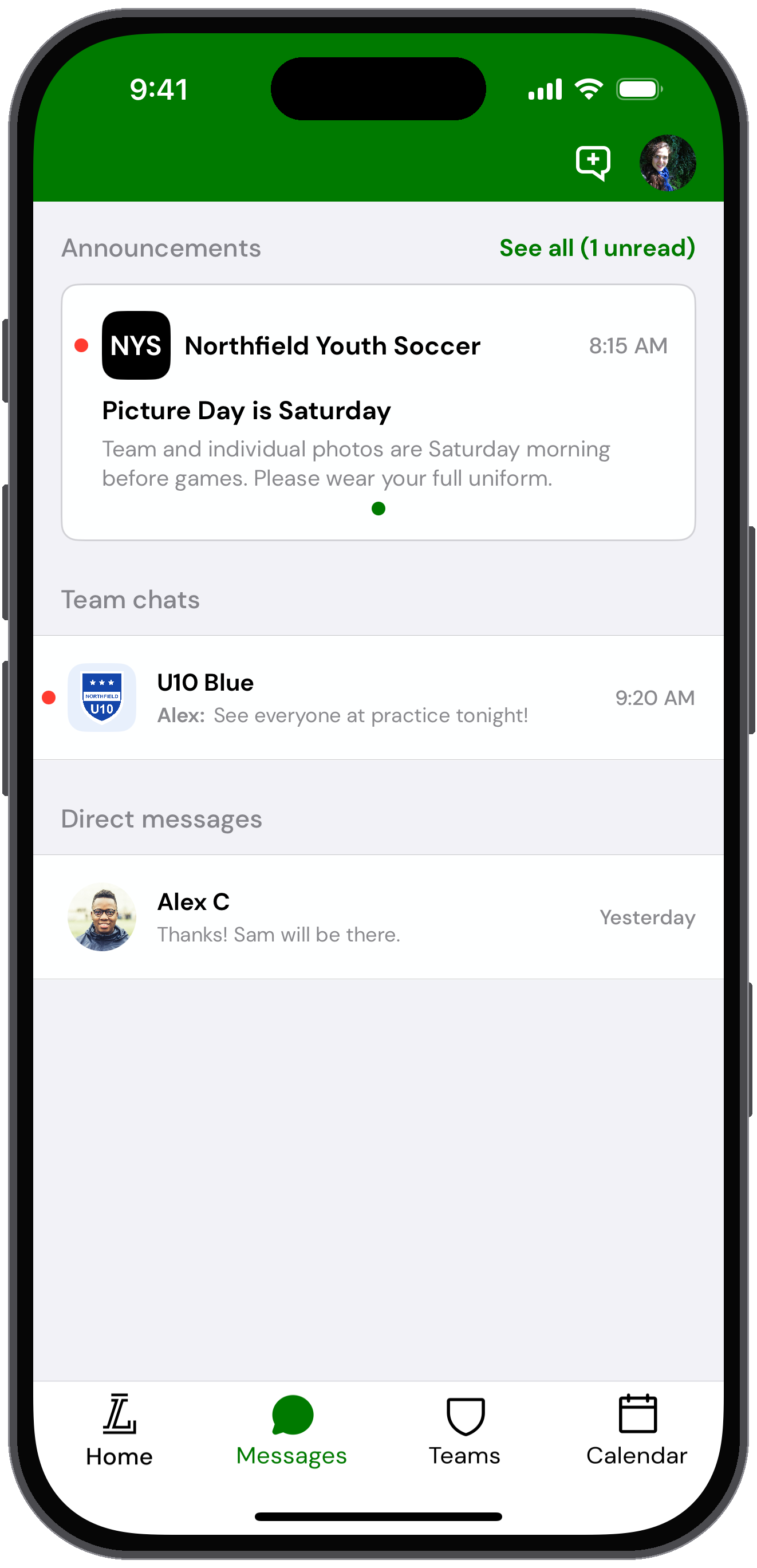 Messages tab with the unread Picture Day is Saturday announcement at the top and the U10 Blue team logo
